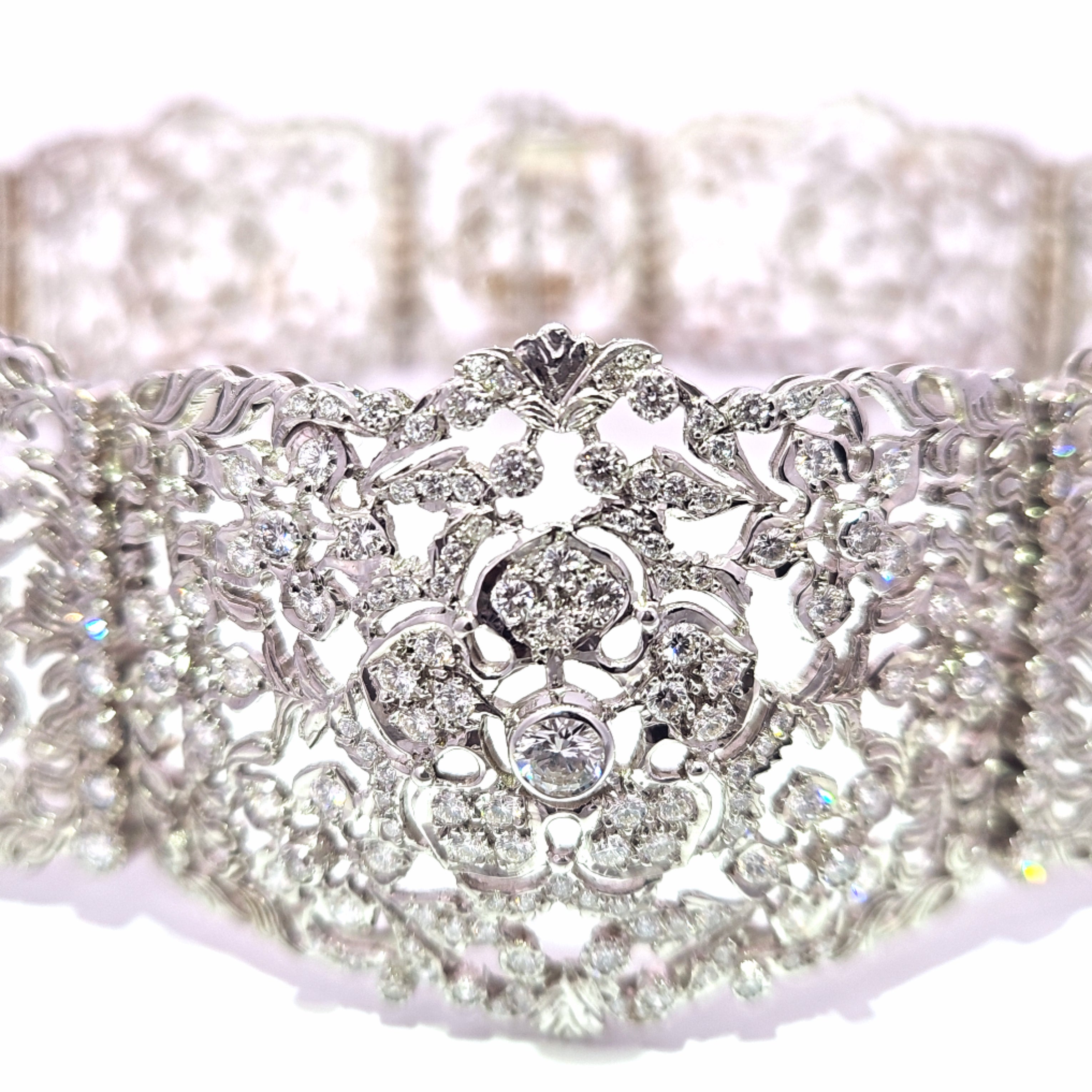 18k Diamond Choker and Bracelet Set