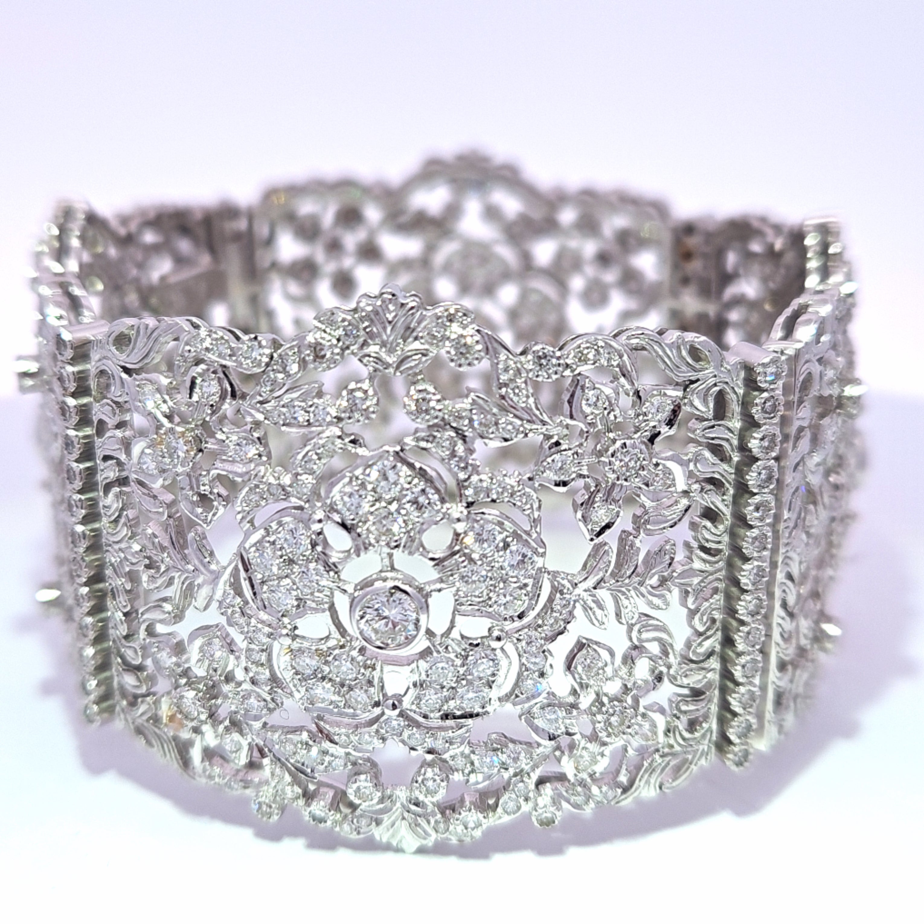 18k Diamond Choker and Bracelet Set