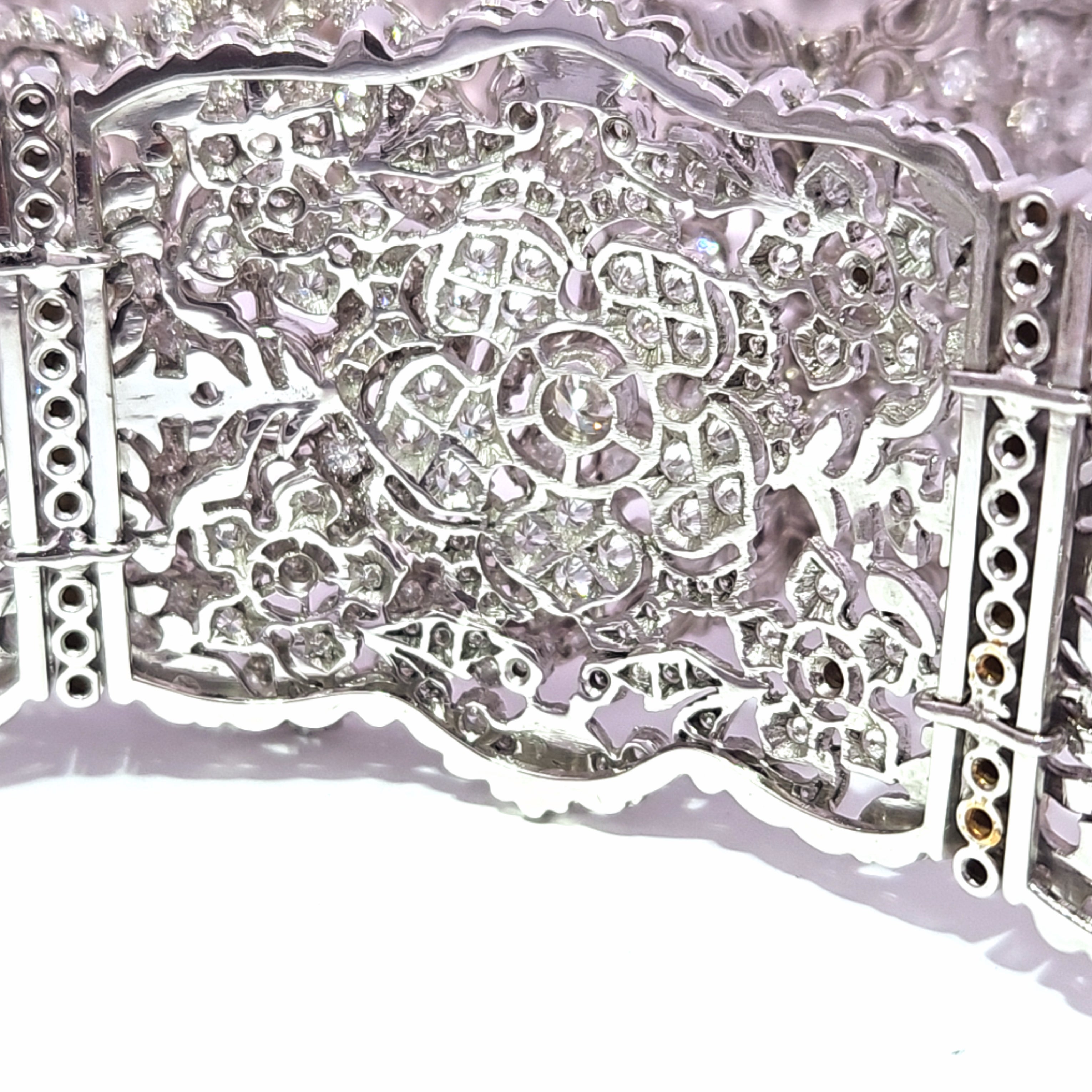18k Diamond Choker and Bracelet Set