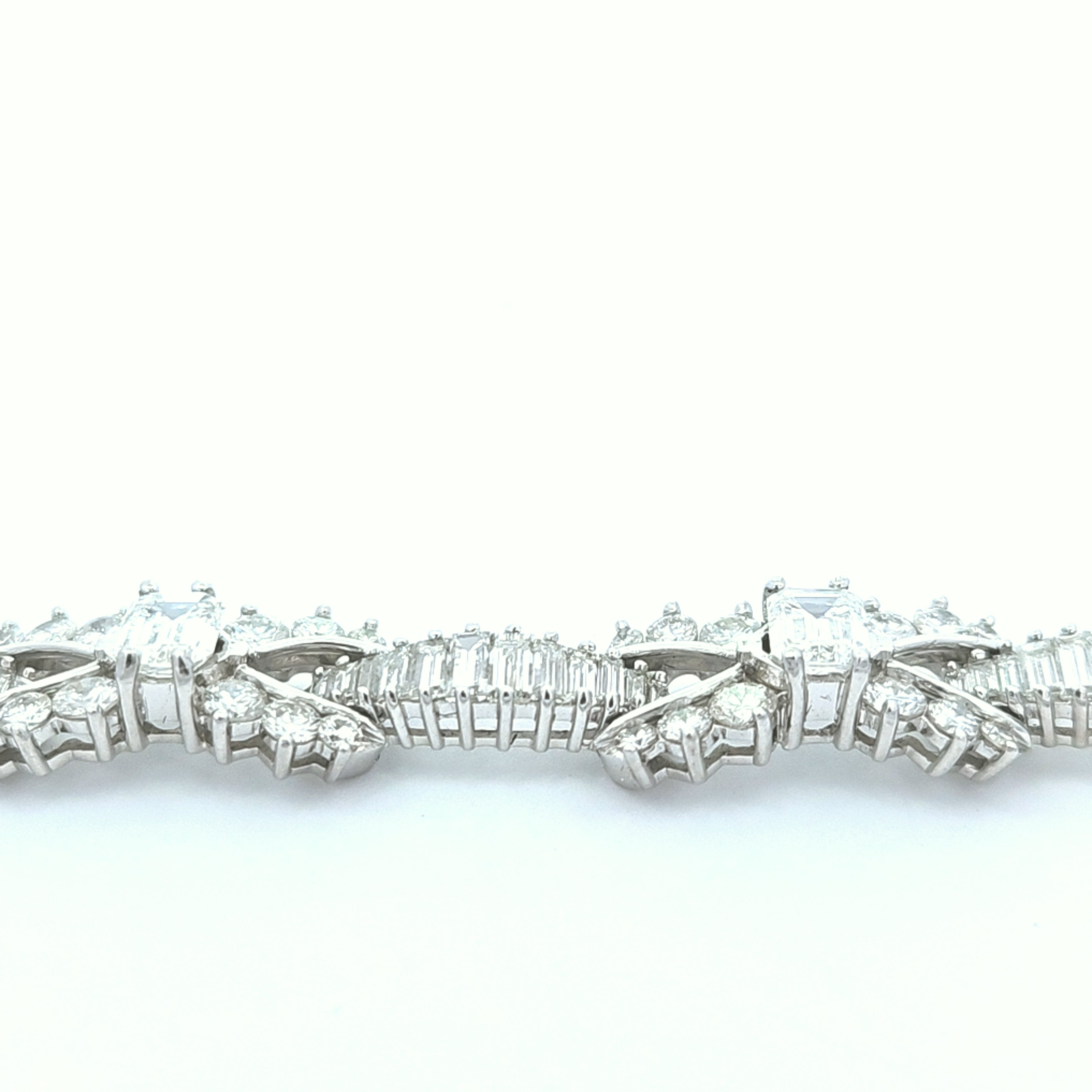 13 ct Platinum Diamond Bracelet