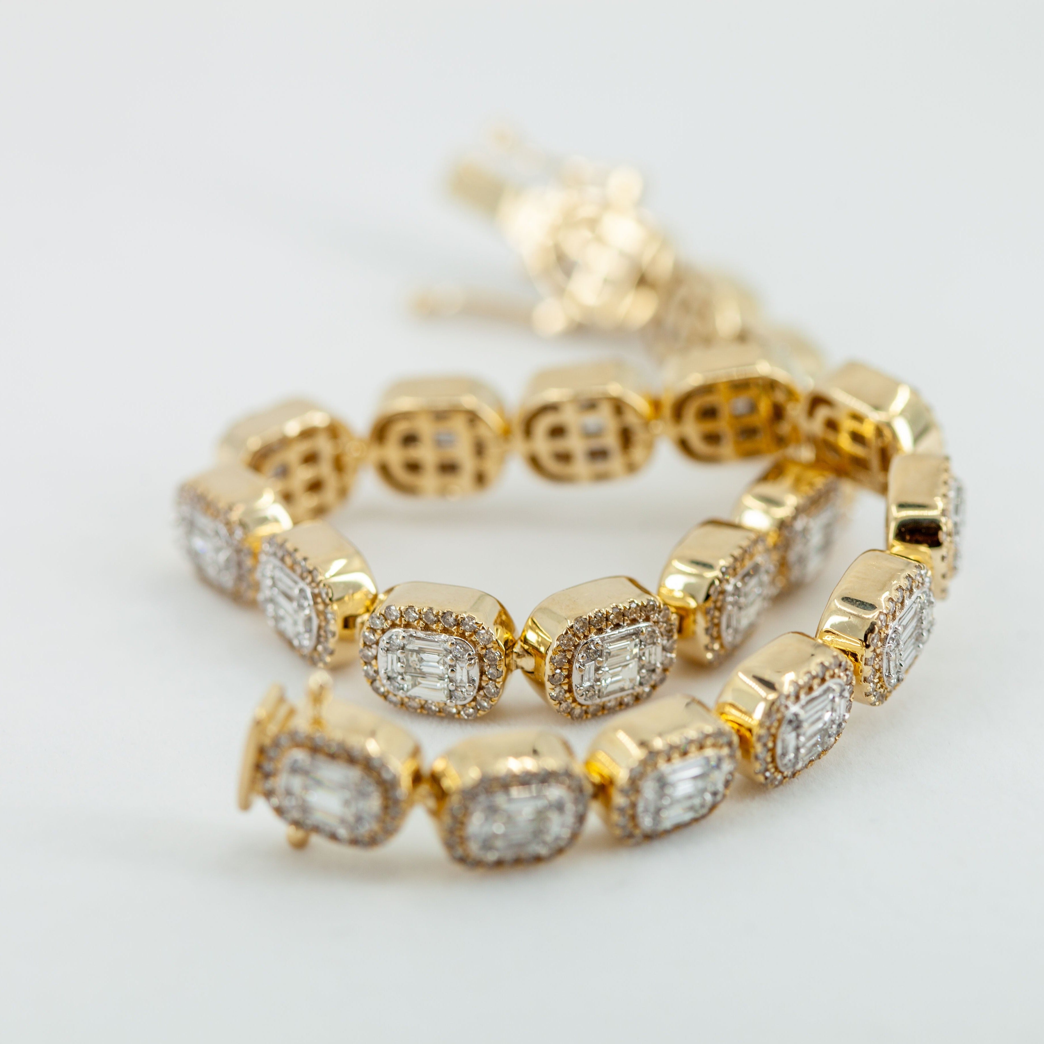 7.0 ctw Baguette Diamond Bracelet 14k Yellow Gold