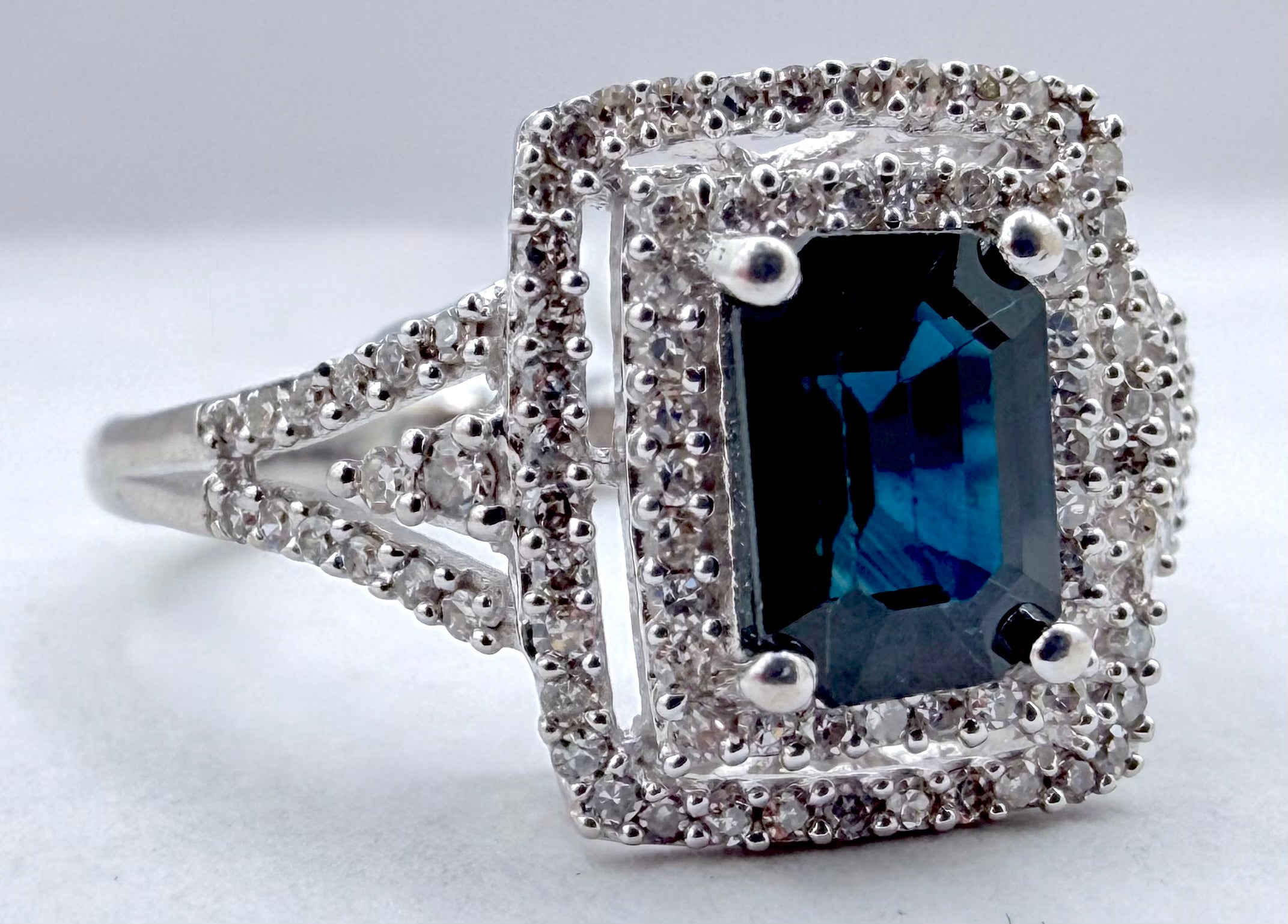 14k White Gold Sapphire / Diamond Ring