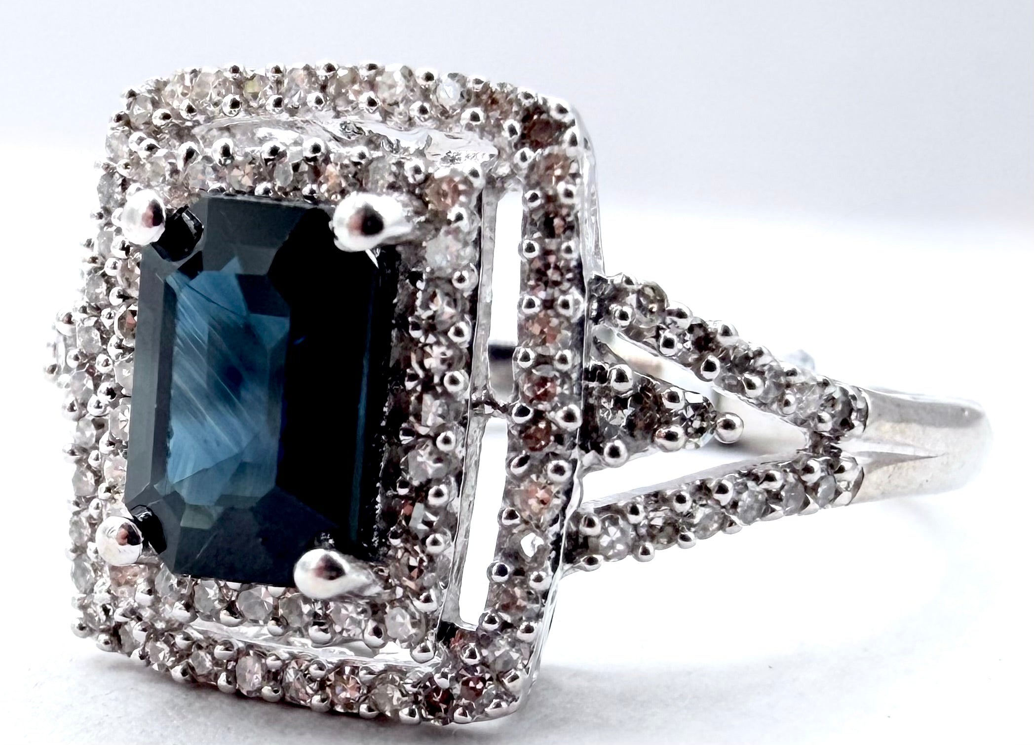 14k White Gold Sapphire / Diamond Ring