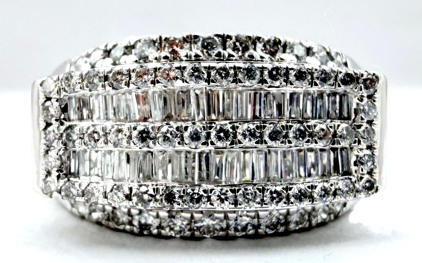 10k White Gold Diamond Ring