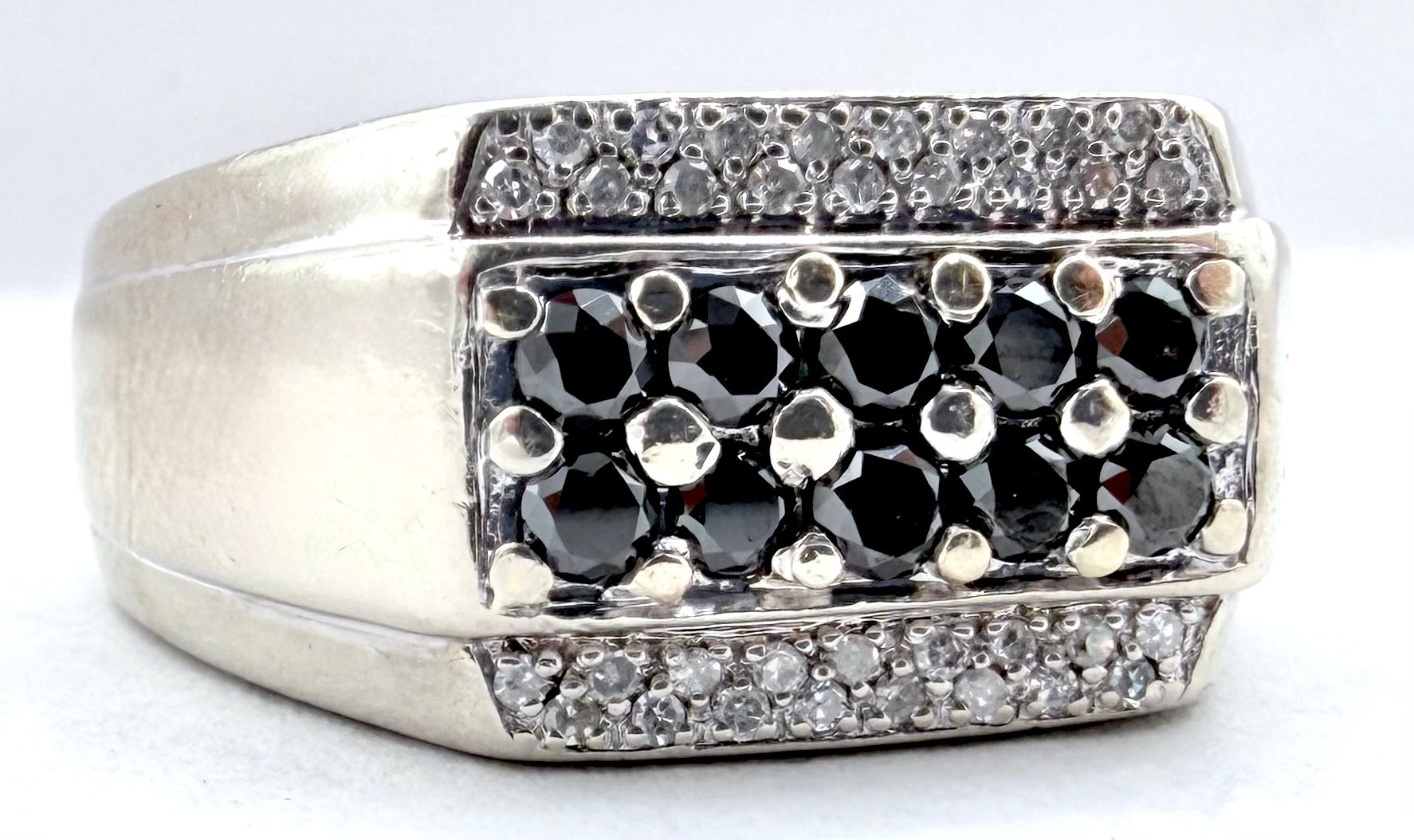 14k White Gold Diamond / Black Diamond Ring