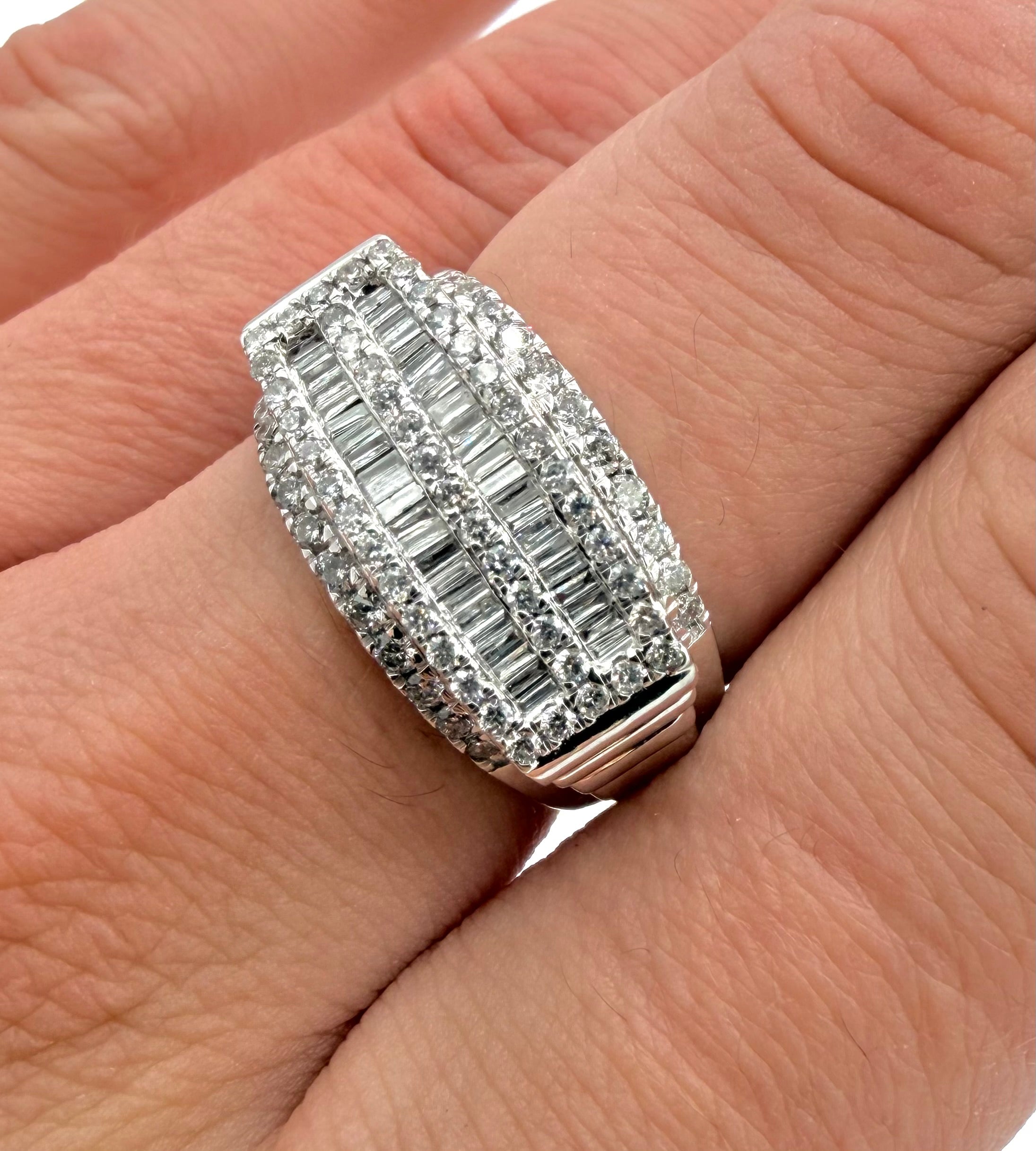10k White Gold Diamond Ring