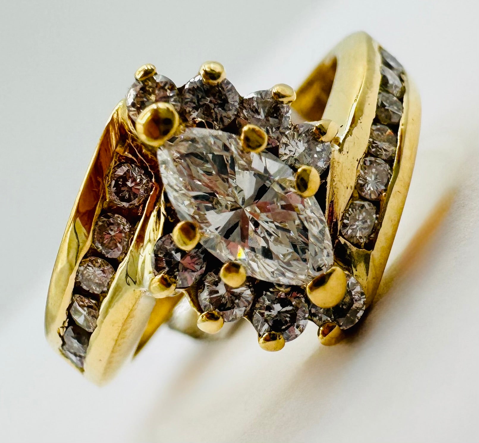 18k Yellow Gold Diamond Ring
