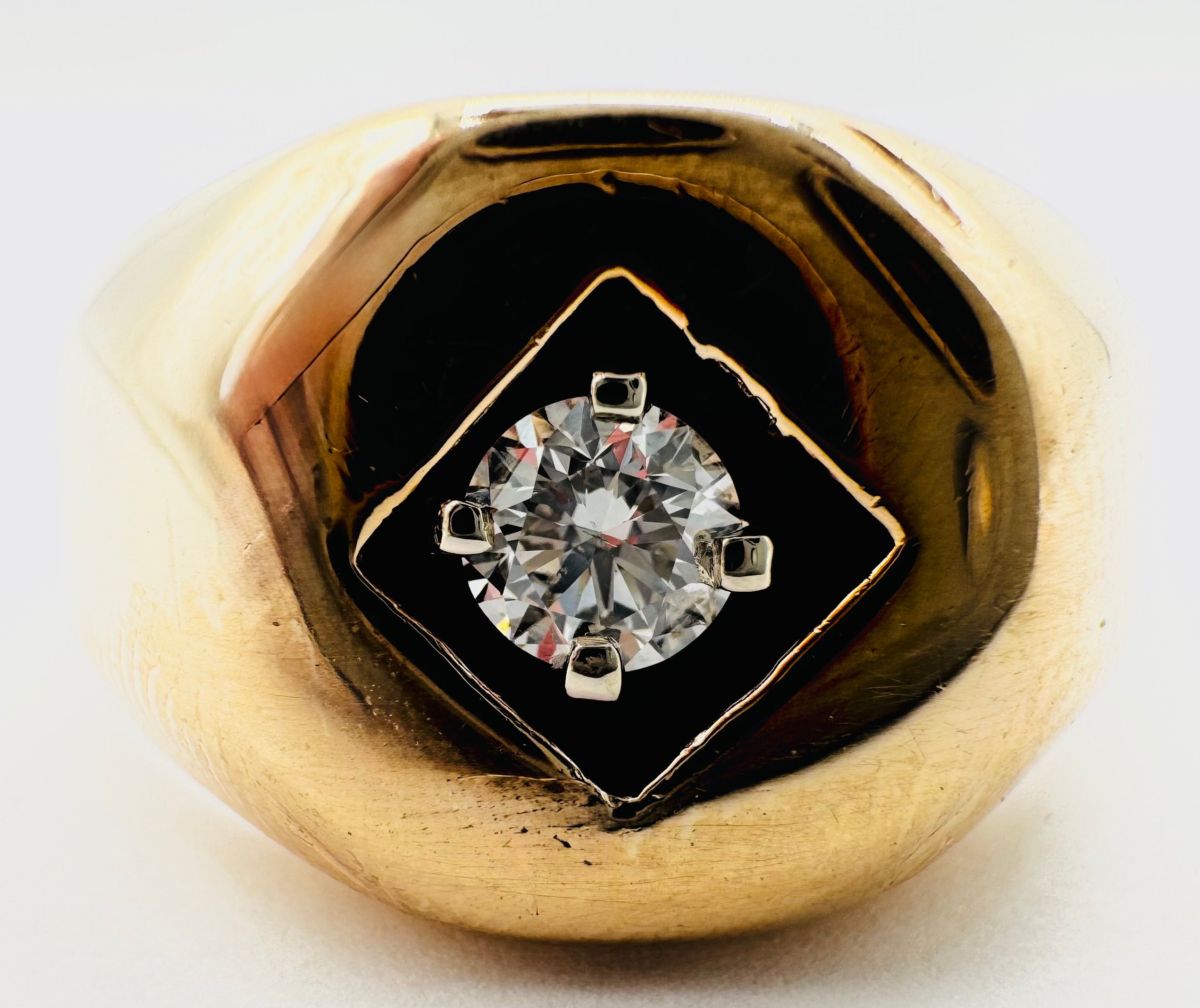 14k Yellow Gold Diamonds Mens Ring