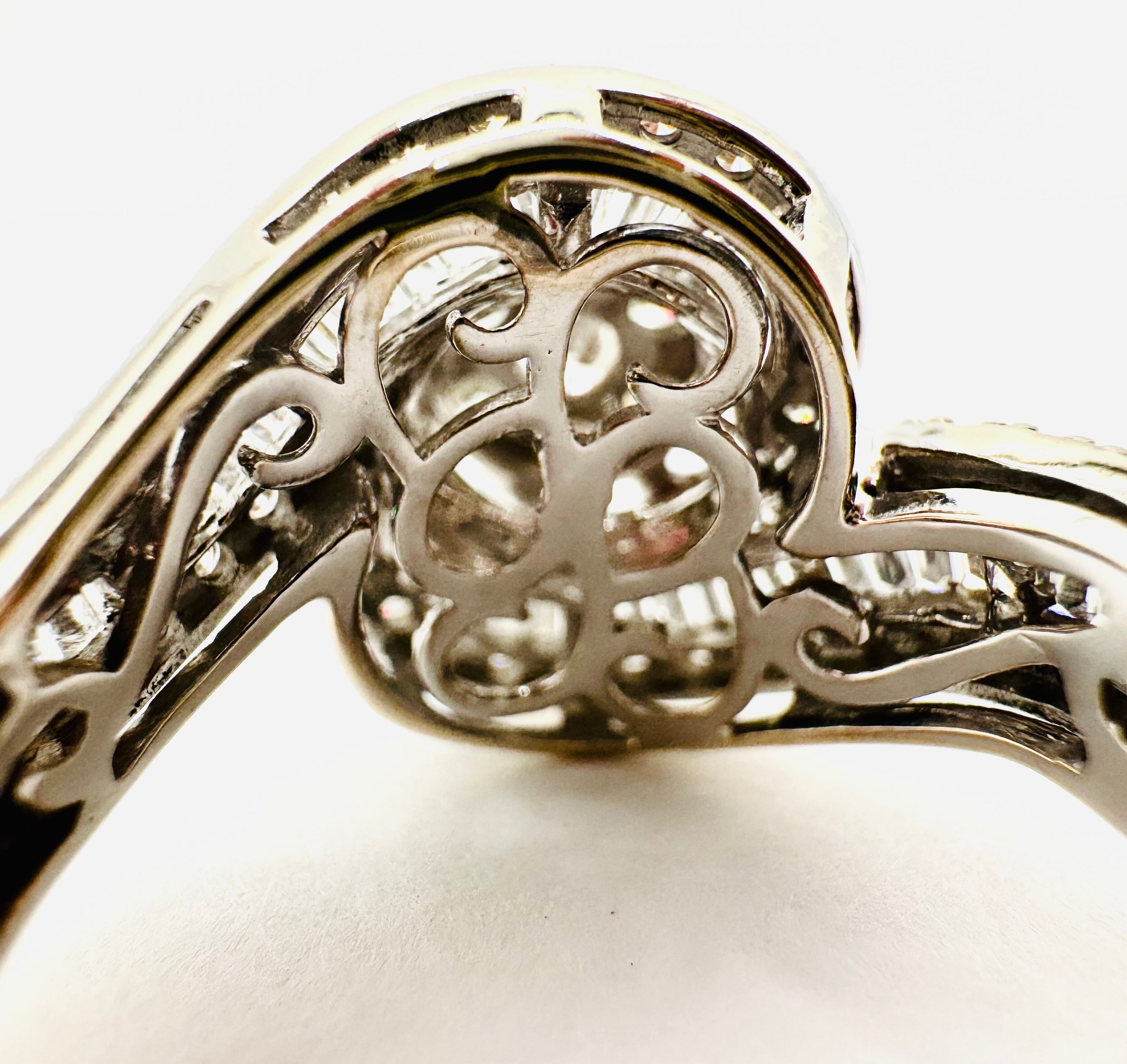 14k White Gold Cluster Diamond Ring