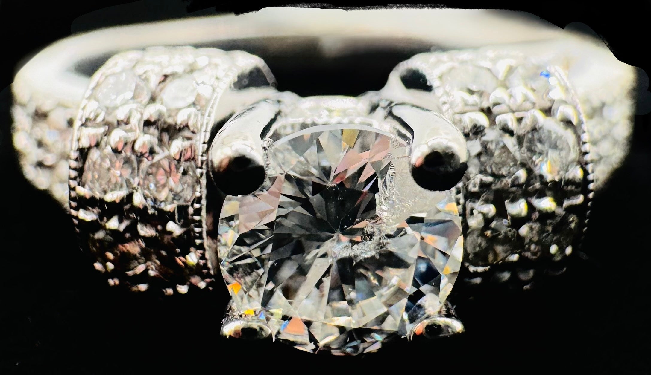 18k White Gold Diamond Ring