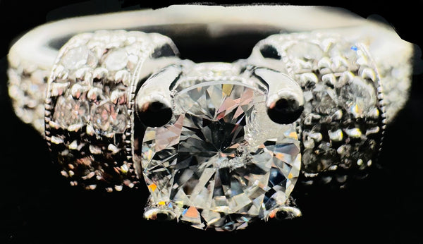 18k White Gold Diamond Ring