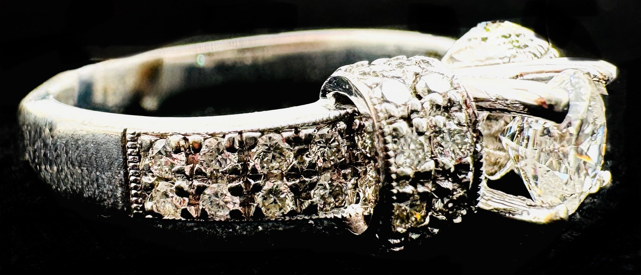 18k White Gold Diamond Ring
