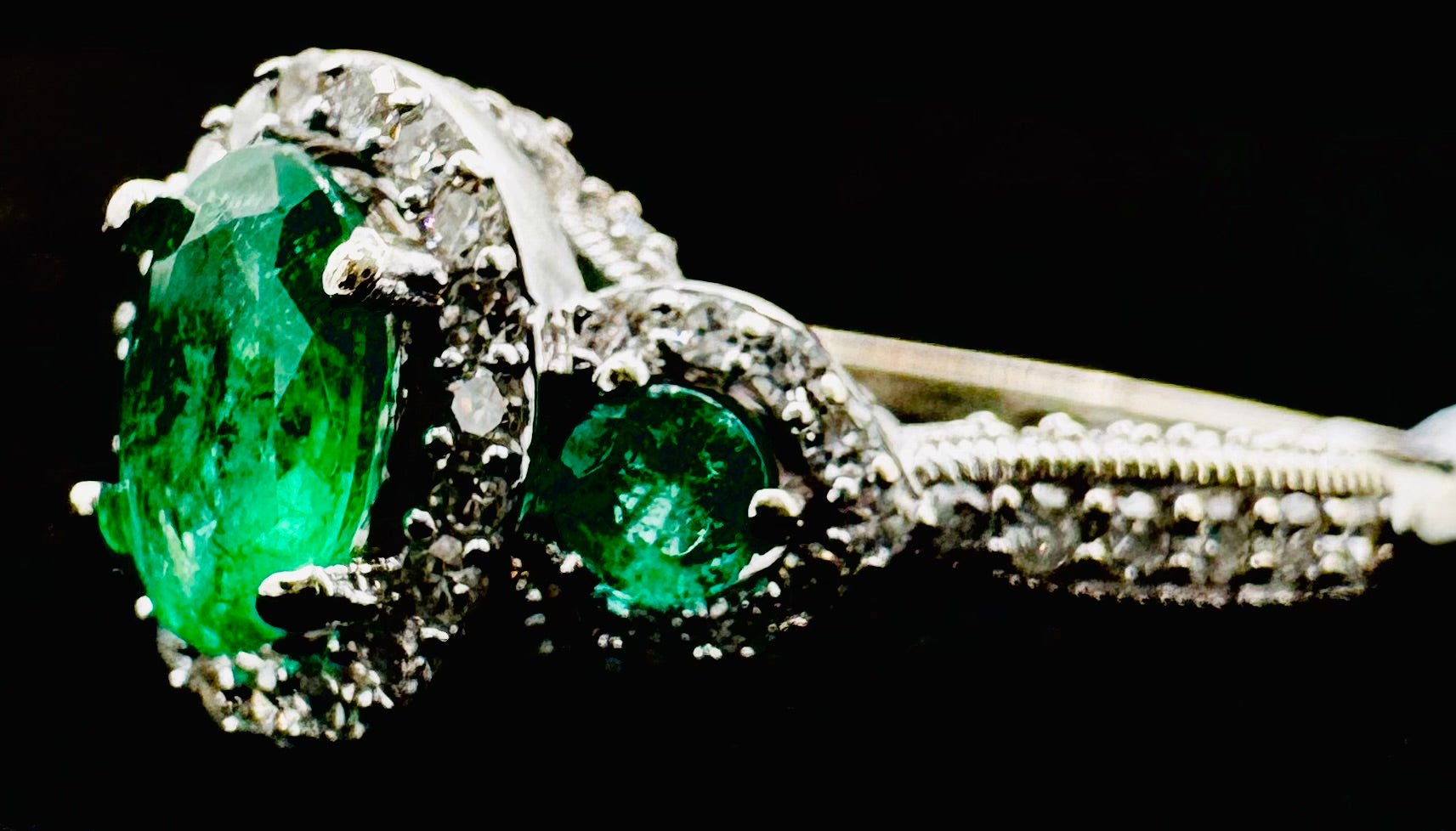 14k White Gold Emerald Diamond Ring