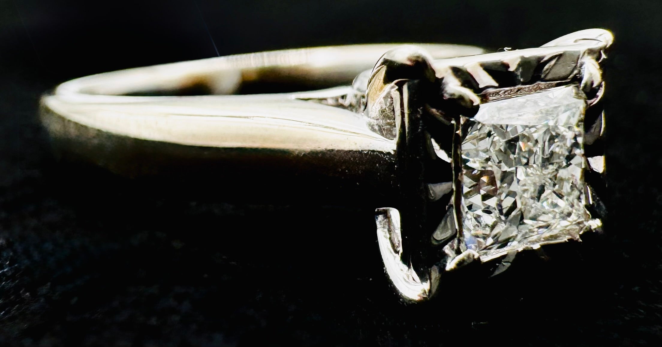 14k White Gold Diamond Ring