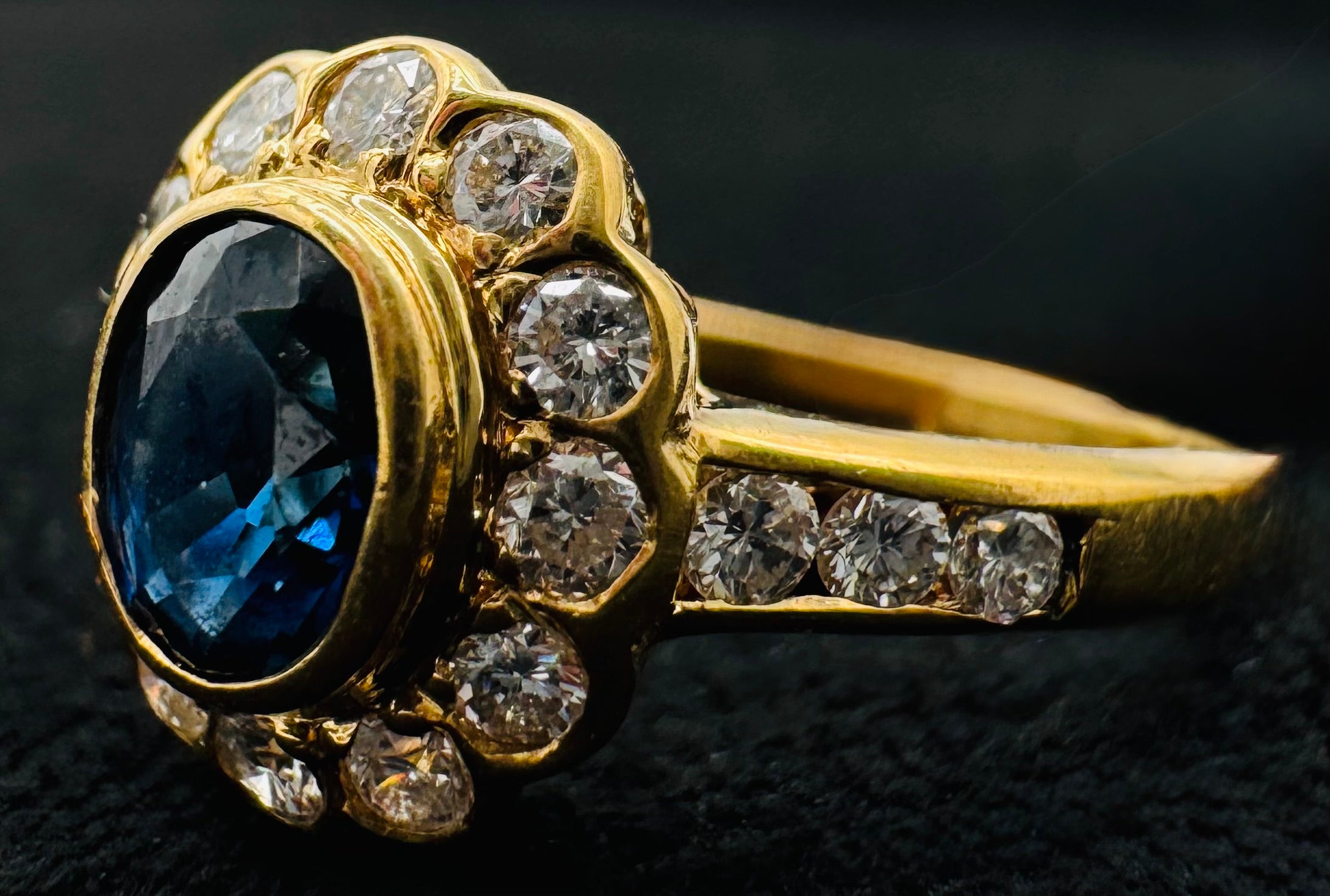 18k Yellow Gold Diamond/ Sapphire Ring