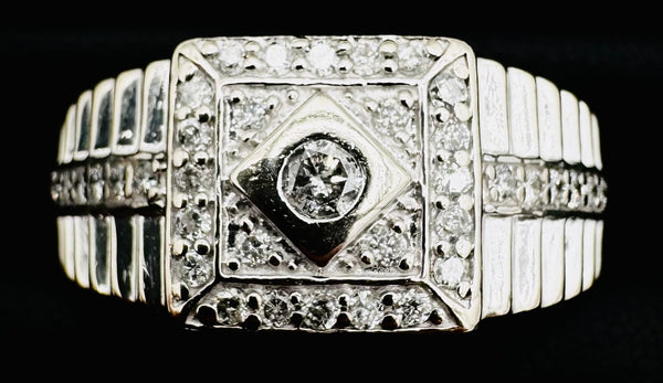 10k White Gold Diamond Ring