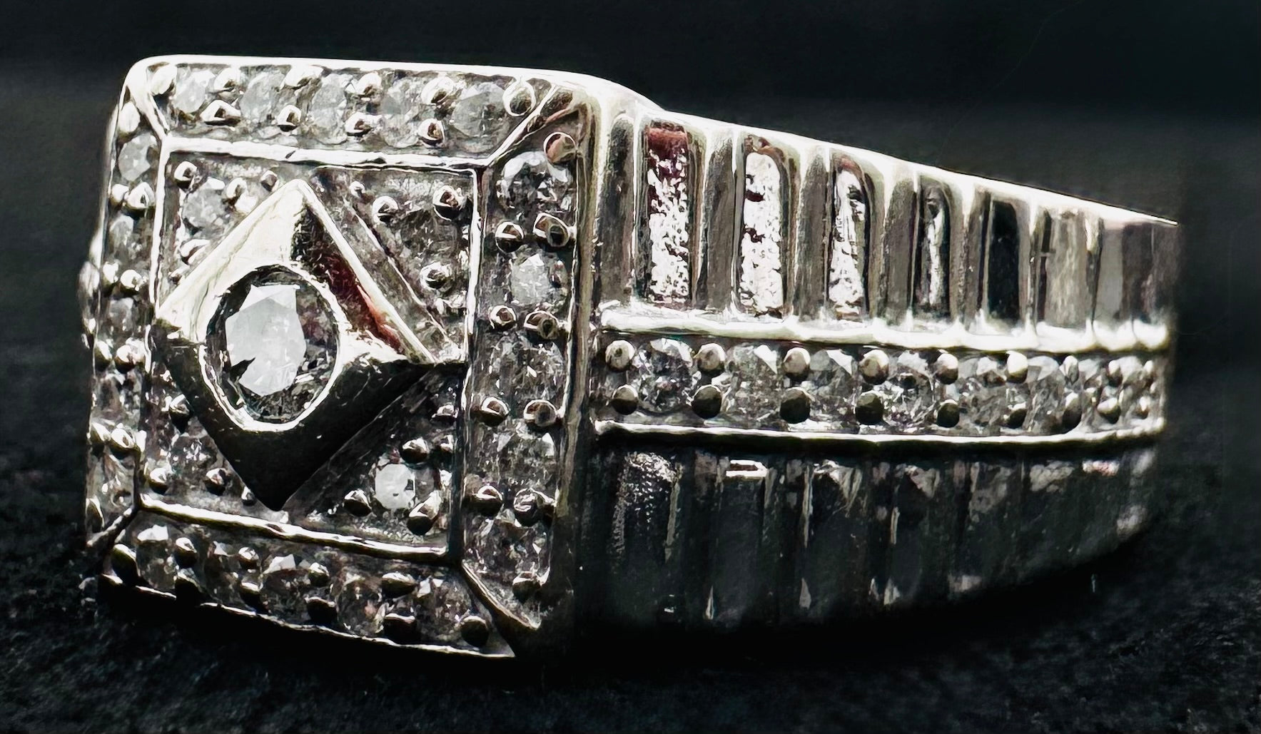 10k White Gold Diamond Ring
