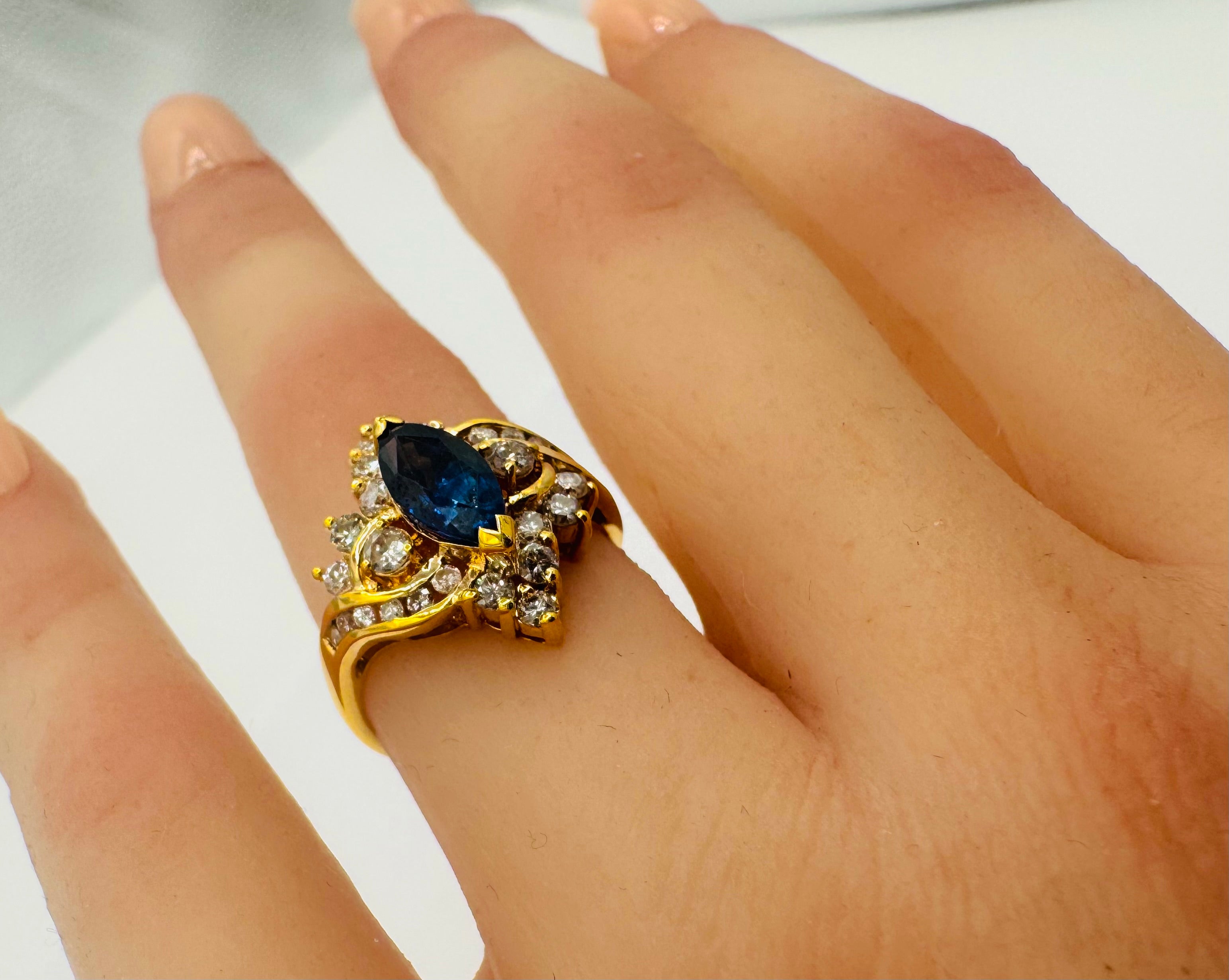 18k Yellow Gold Diamond/ Sapphire Ring