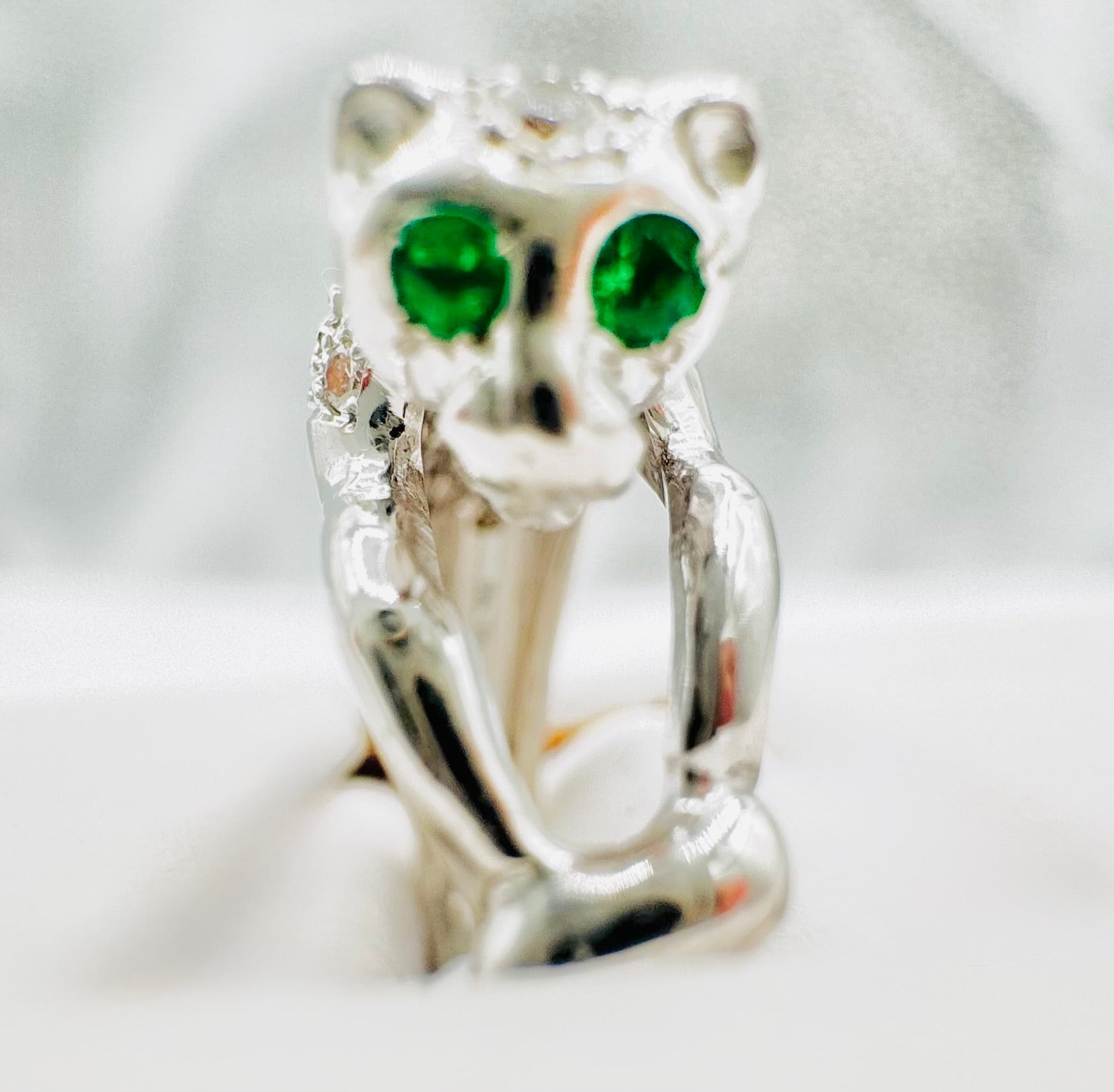 18k White Gold Diamond/ Emerald Ring
