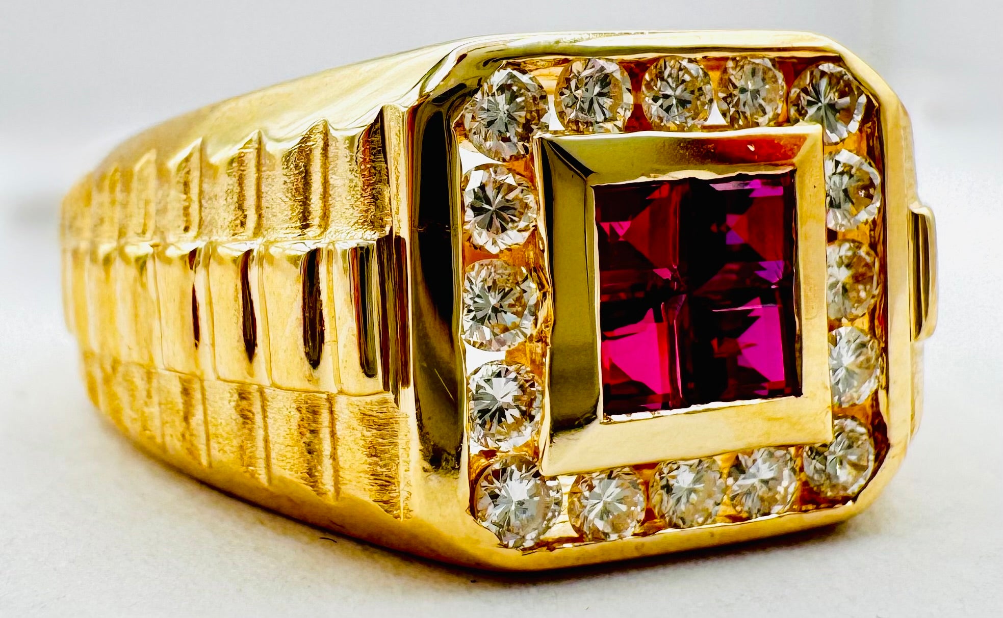 14k Yellow Gold Ruby/Diamond Ring
