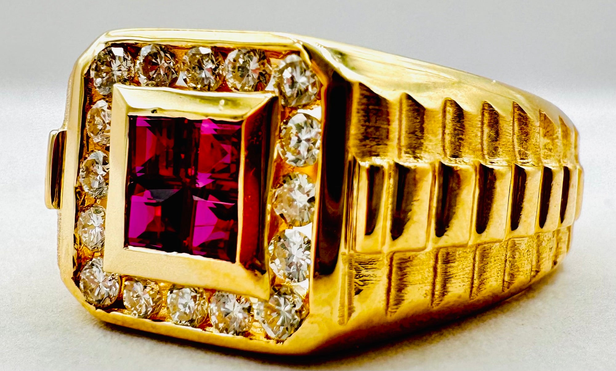 14k Yellow Gold Ruby/Diamond Ring