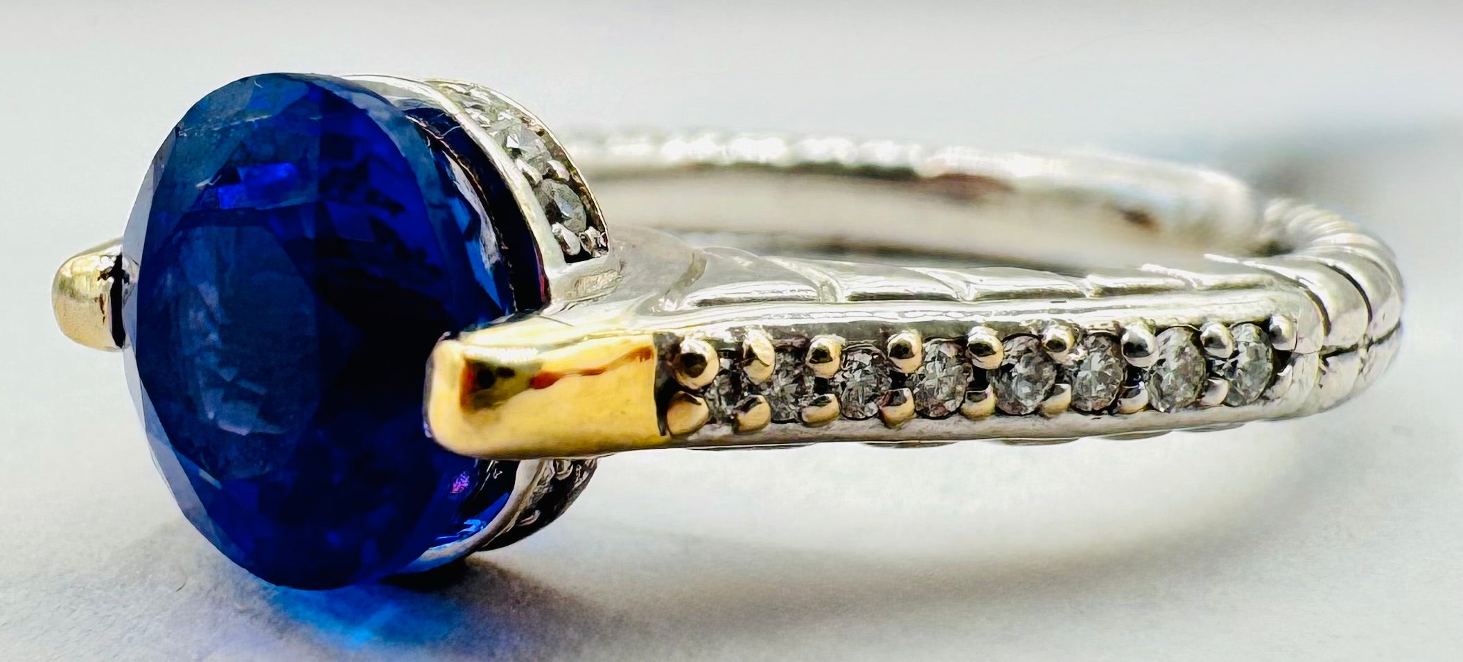 18k White Gold Tanzanite/Diamond Ring