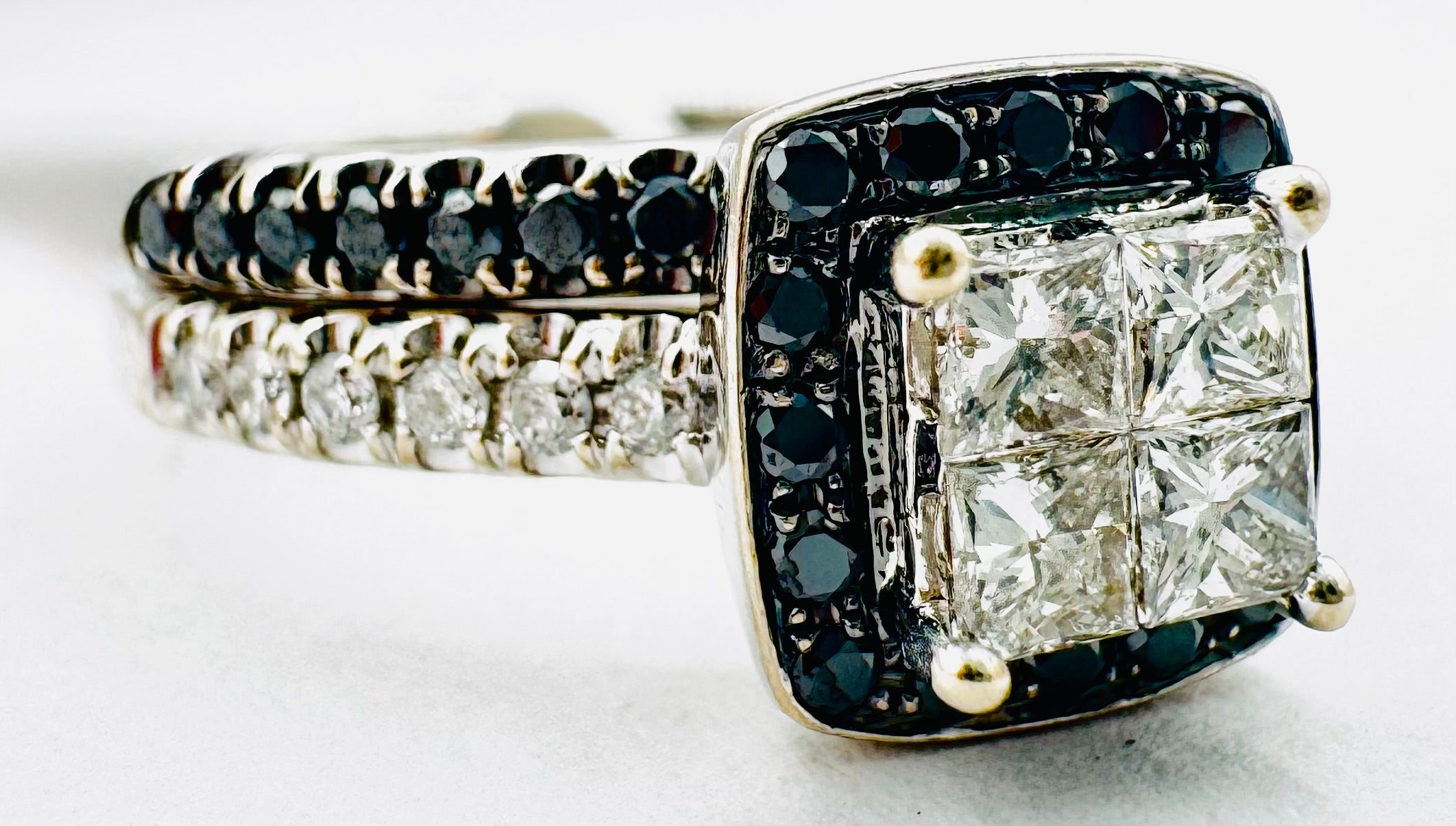 14k White Gold Diamond Set