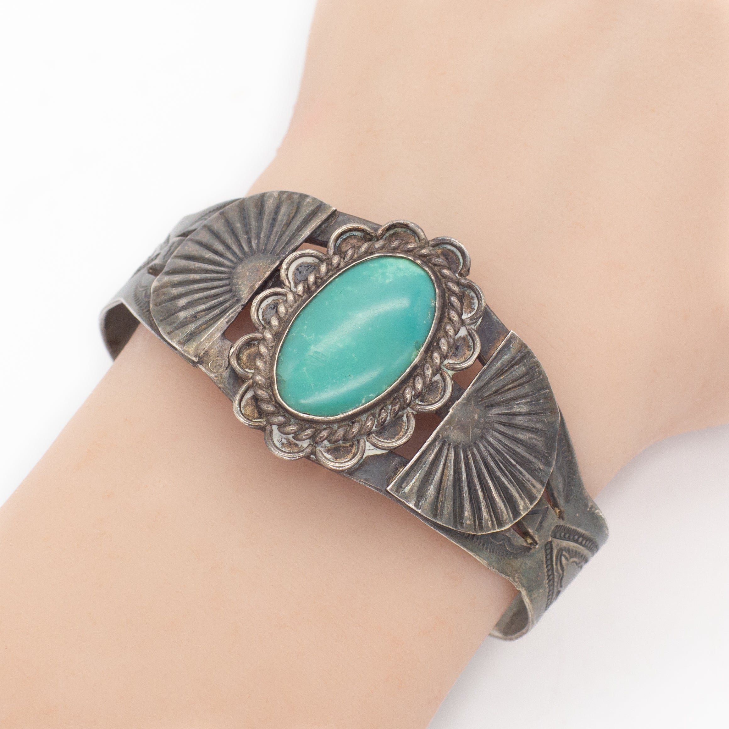 Navajo Handmade Sterling Silver Turquoise Cuff Bracelet (Hallmark Unknown)