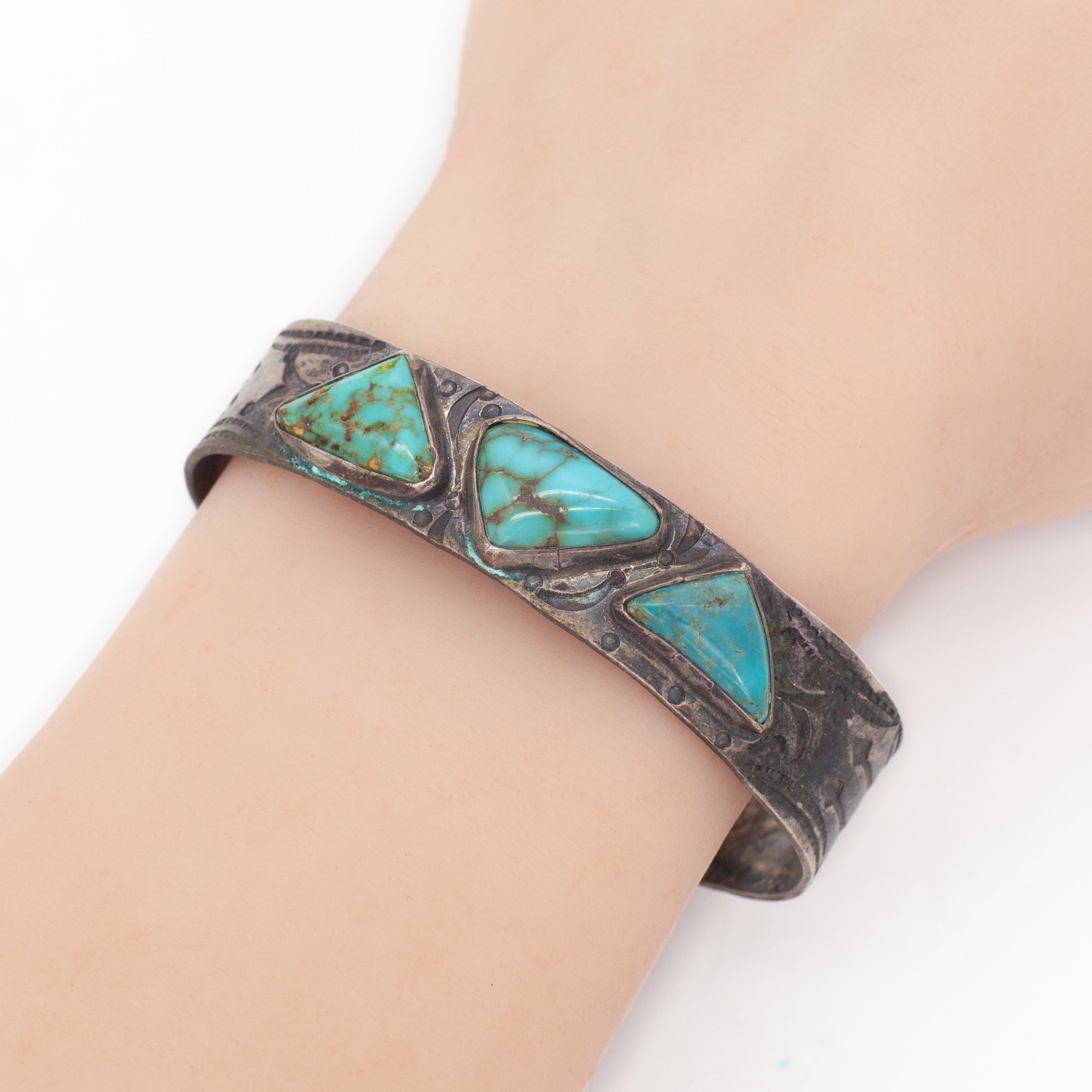 Navajo Handmade Sterling Silver Turquoise Cuff Bracelet (Hallmark Unknown)