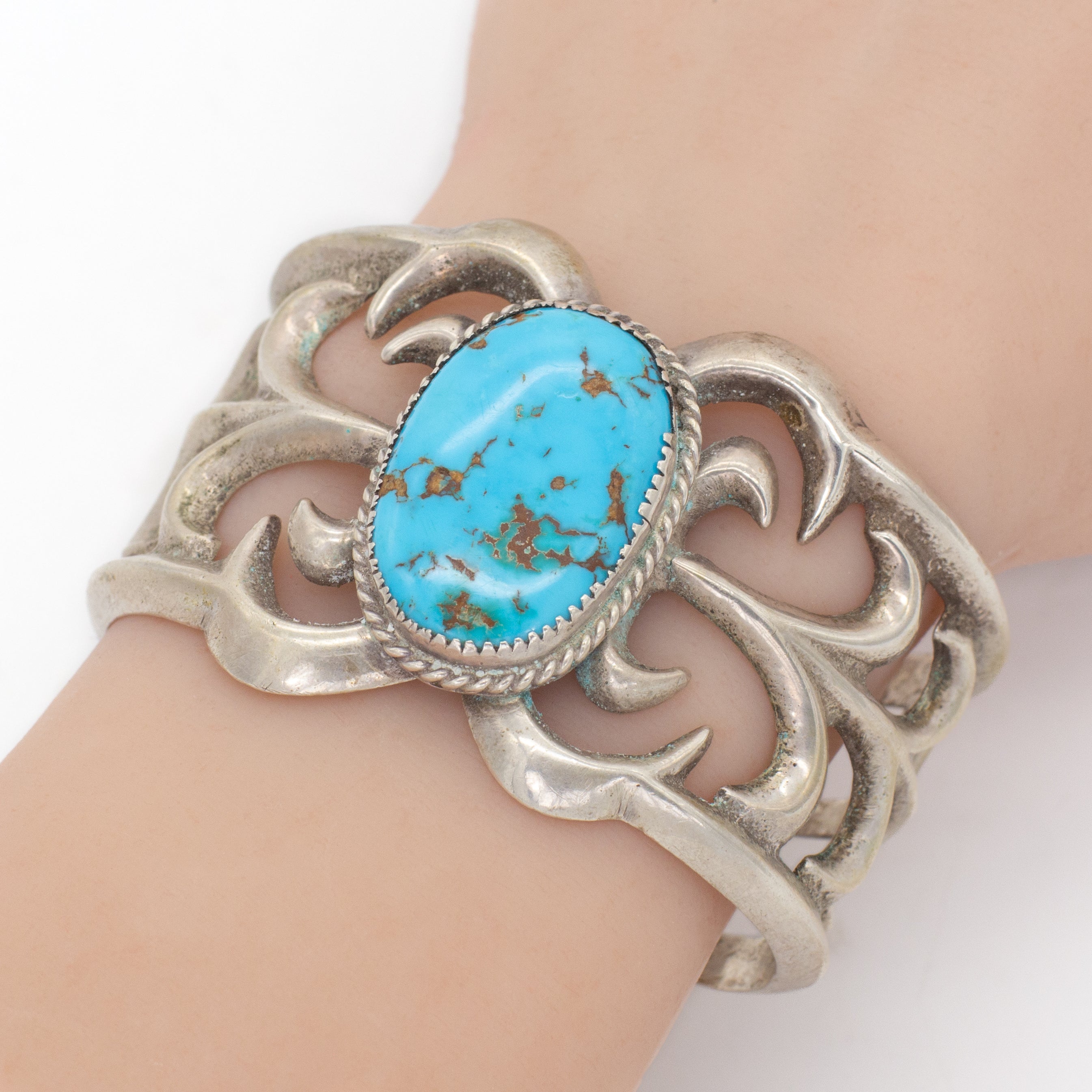 Navajo Handmade Sterling Silver Turquoise Cuff Bracelet (Hallmark Unknown)