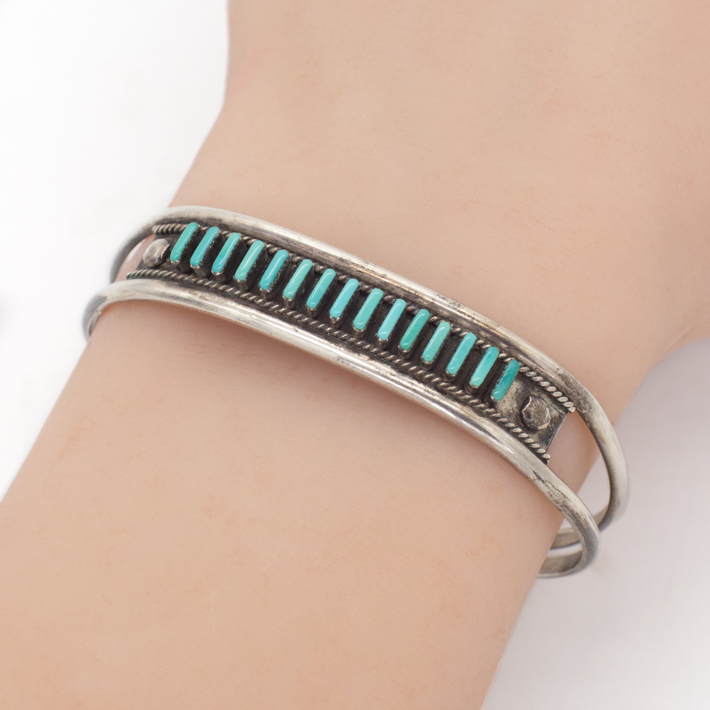 Navajo Handmade Sterling Silver Turquoise Cuff Bracelet (Hallmark Unknown)