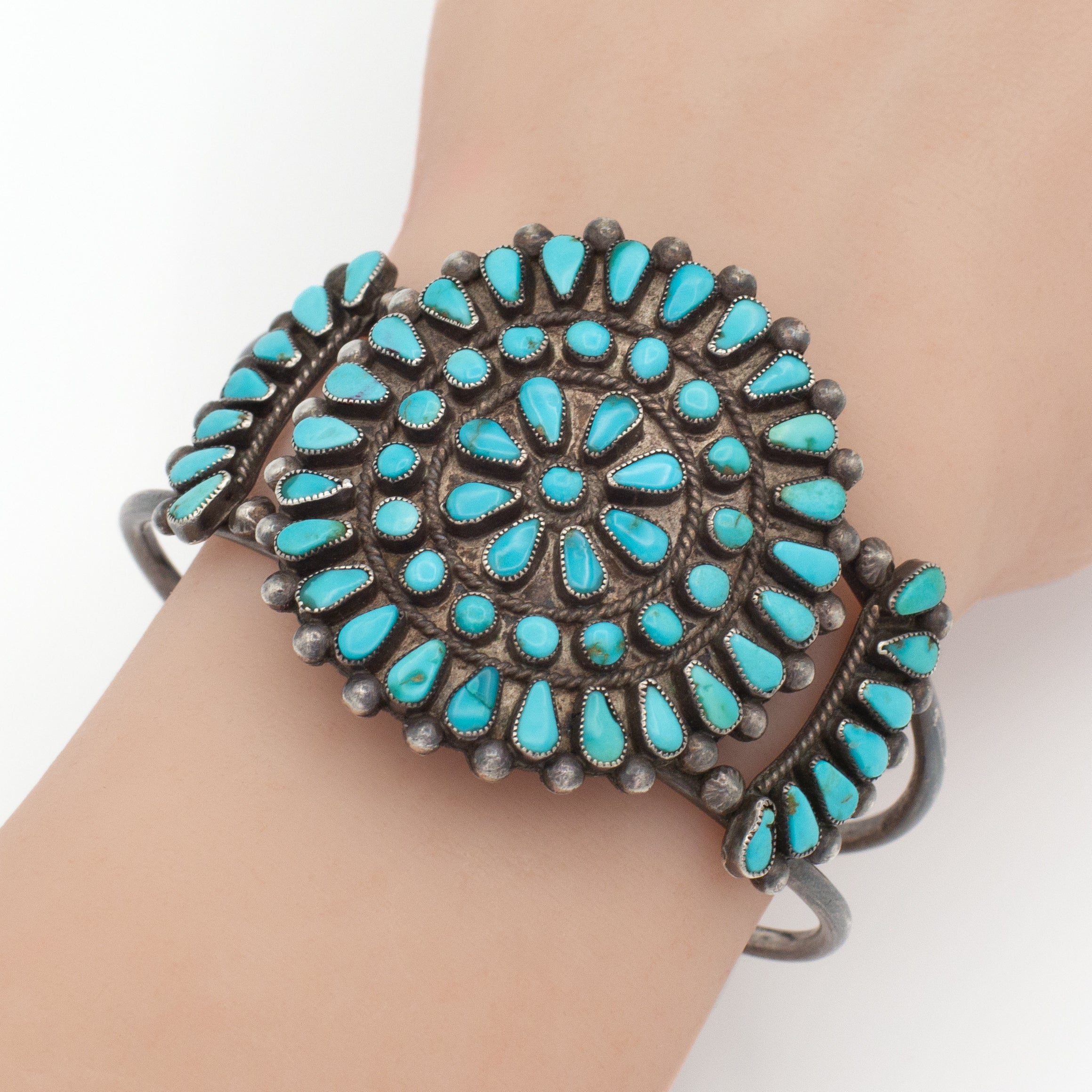 Navajo Handmade Sterling Silver Turquoise Petit Point Cuff Bracelet (Hallmark Unknown)