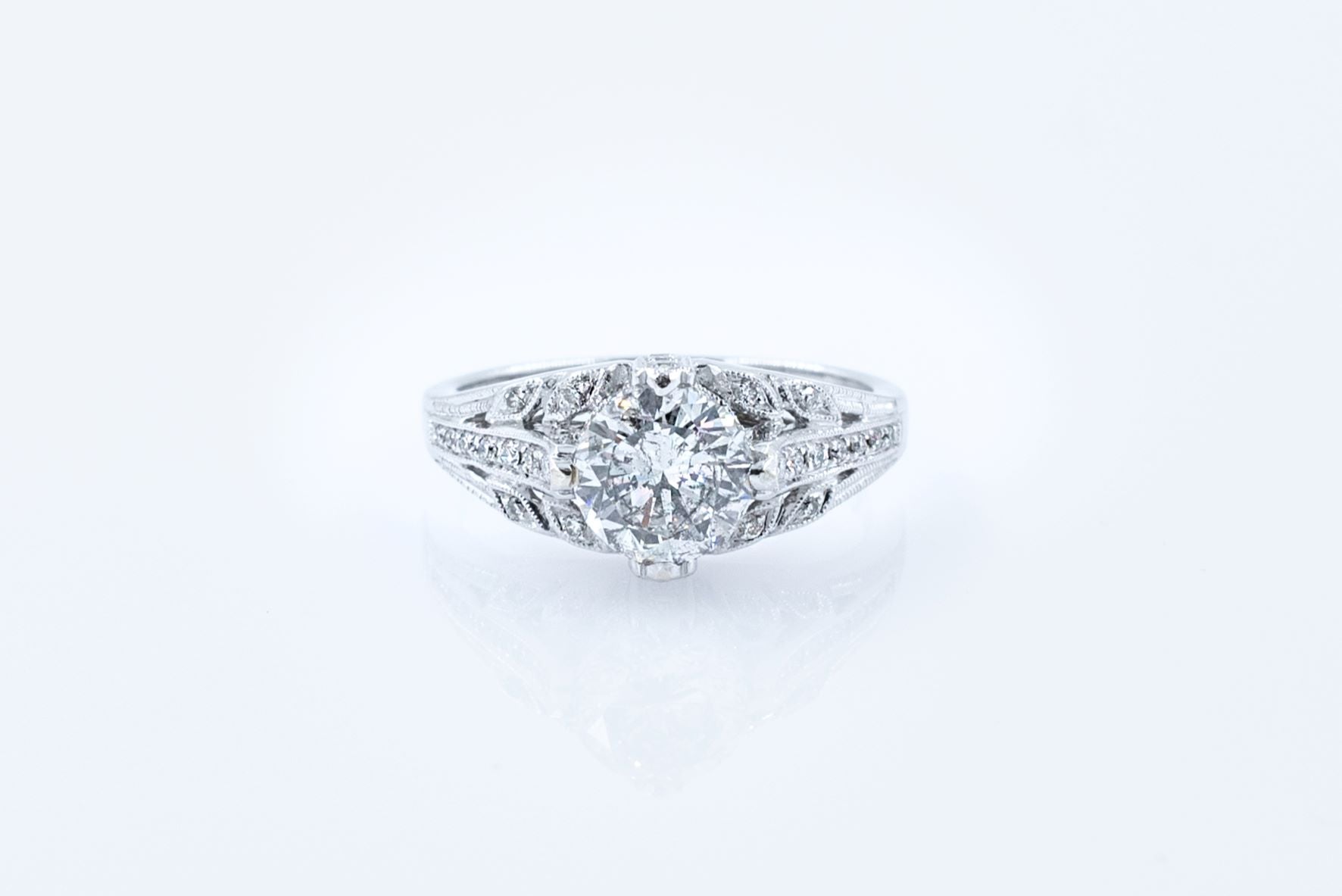 1.33 ct Round Brilliant Cut Vintage-Style Diamond Engagement Ring 18k