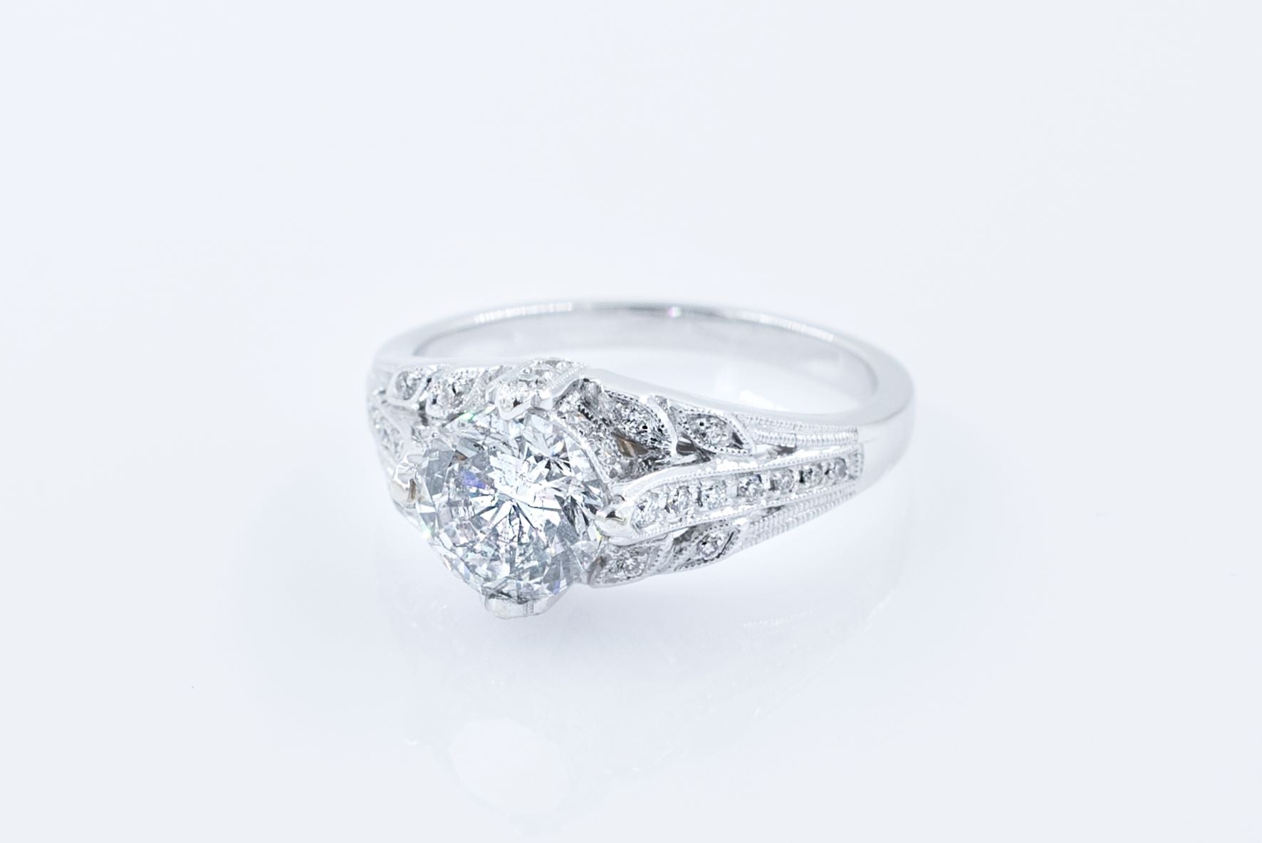 1.33 ct Round Brilliant Cut Vintage-Style Diamond Engagement Ring 18k