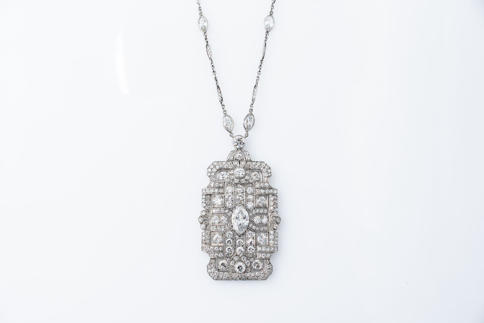Vintage Art Deco Style Diamond and Platinum Necklace.