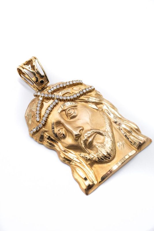 Jesus Crown of Thorns Gold and Diamond XL Pendant