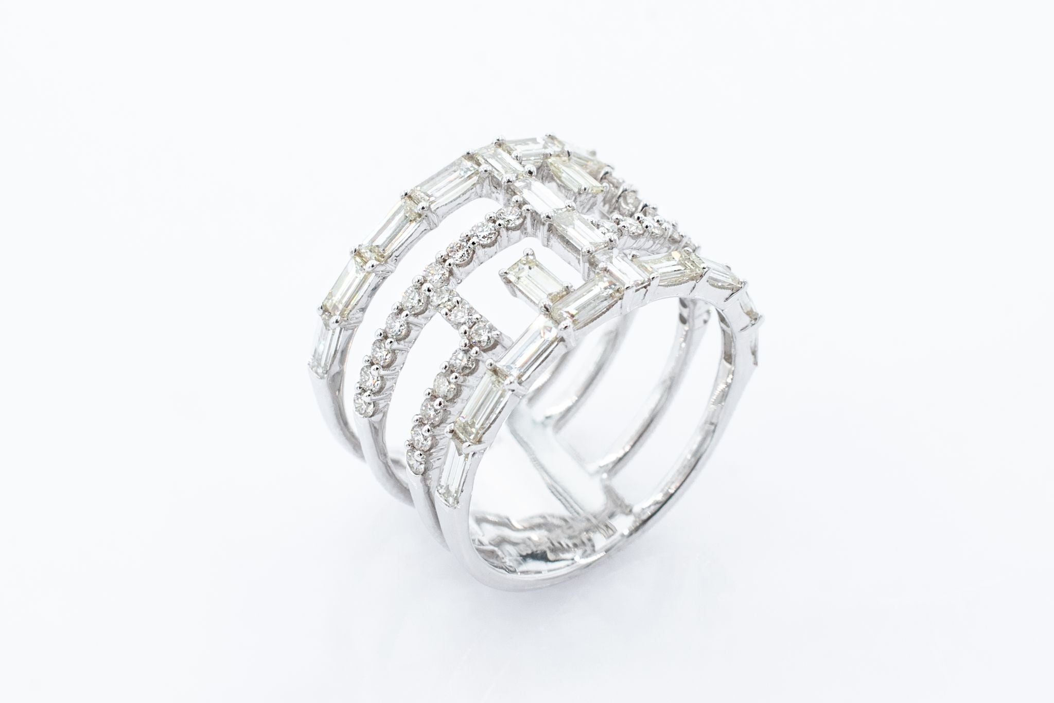 Ladies Diamond Fashion Ring